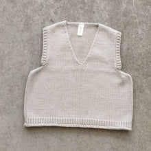 Load image into Gallery viewer, Yetton - The V Neck Vest In Oat
