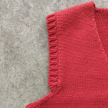 Load image into Gallery viewer, Yetton - The V Neck Vest In Red
