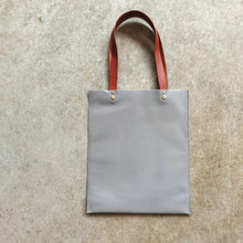 Load image into Gallery viewer, Shrew - Fizzy Shopper Leather Tote
