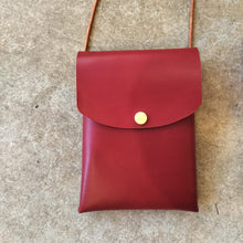 Load image into Gallery viewer, Shrew - Sherald Cross Body Leather Bag

