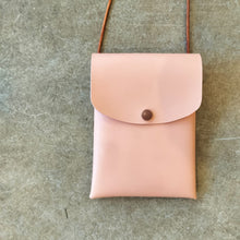 Load image into Gallery viewer, Shrew - Sherald Cross Body Leather Bag
