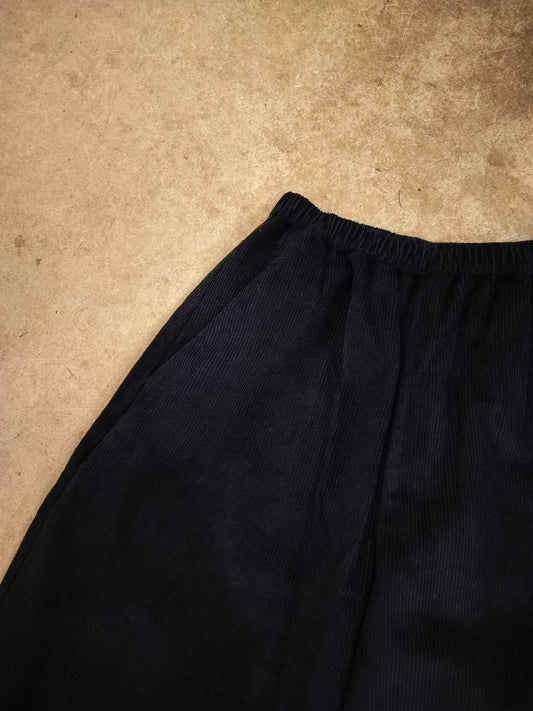 Atwin The Label  -The  Barrel Leg Trousers In Navy Corduroy