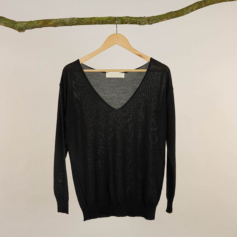 Lora Gene - V-Neck Top In Black