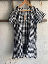 Load image into Gallery viewer, Baana Naturals - Button Dress In Linen Check
